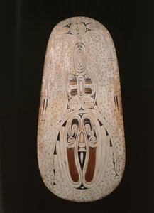 Shield, Trobriand Islands, (maalattu puu)